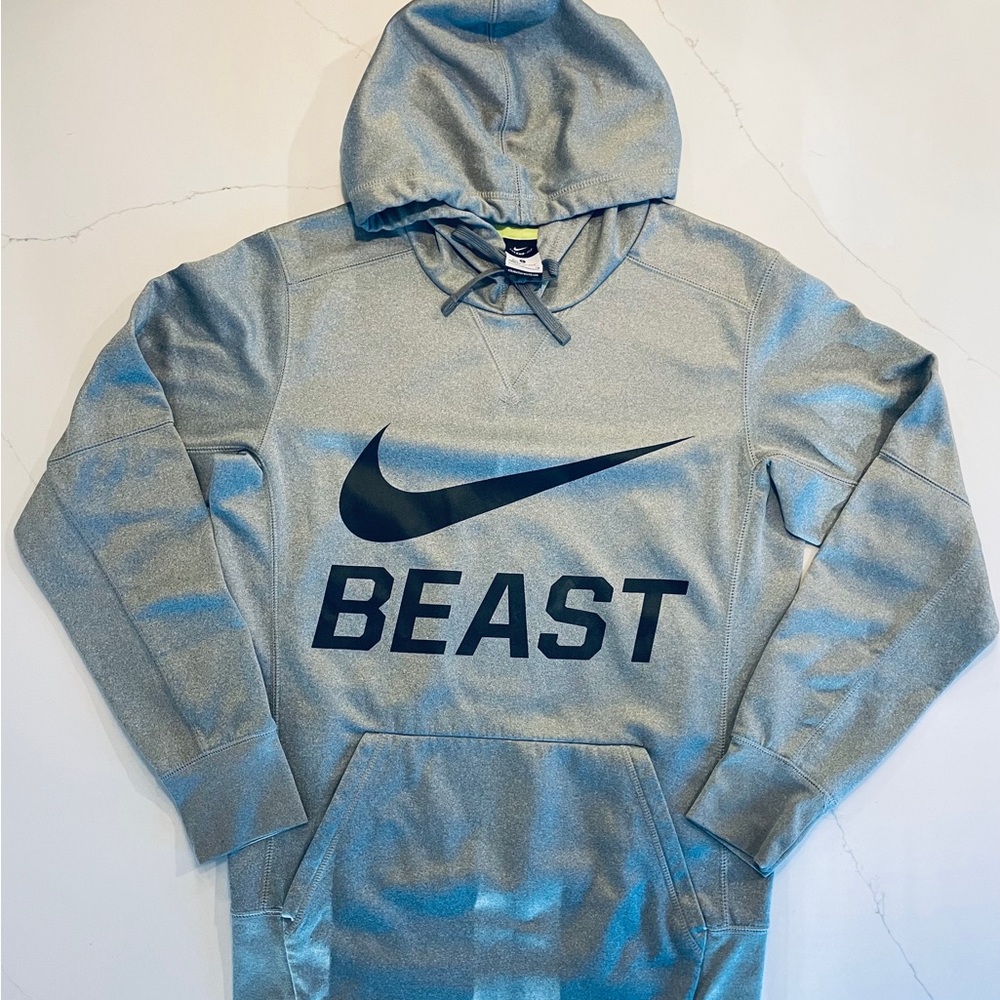 Adult small Nike dri fit beast sweatshirt, very good condition.